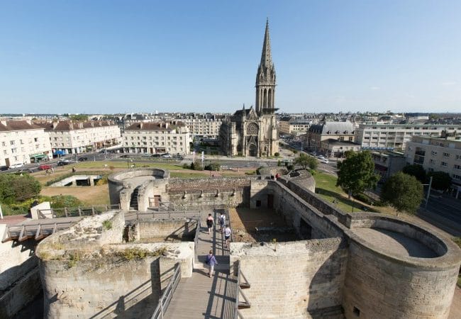 Vue sur Caen et son chateau depuis les remparts