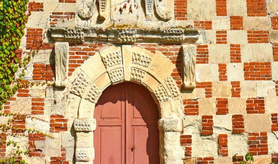 Porte de l'église de Saint Germain de Livet