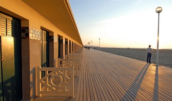 Les planches de Deauville au coucher du soleil