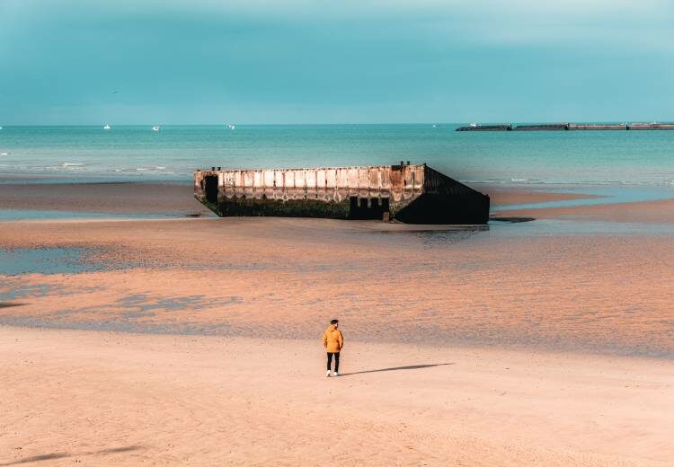 Homme en bord de mer